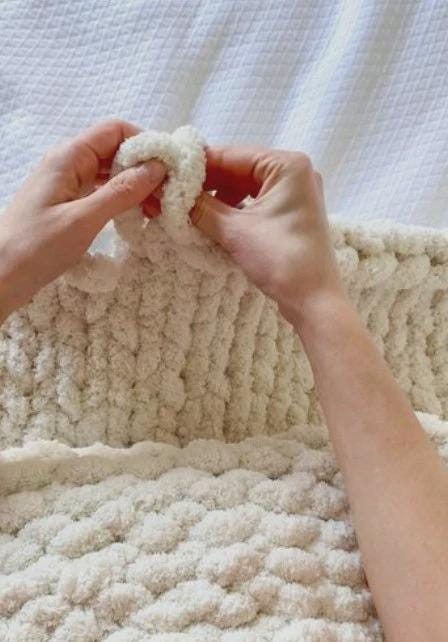 Any-Size Chunky Knit Blanket Pattern - Chunky Hand Knitting - Image 5