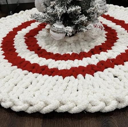 Christmas Tree Skirt Pattern - Chunky Hand Knitting - Image 3