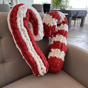 Candy Cane Pillow Pattern - Chunky Hand Knitting
